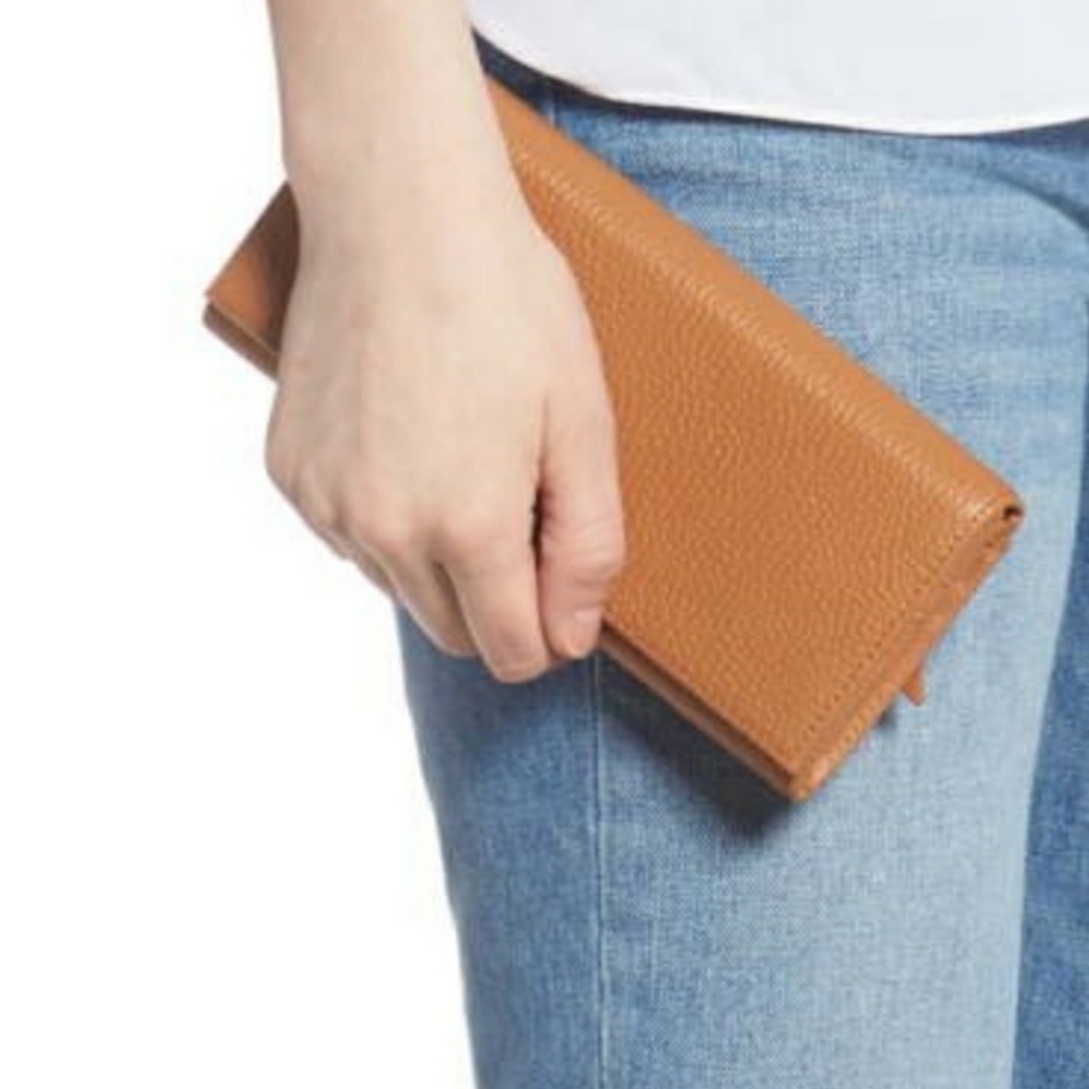 Wallet new still in box